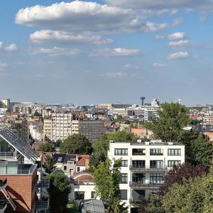 Louise/Quadrian : Superbe appartement meublé + terrasse