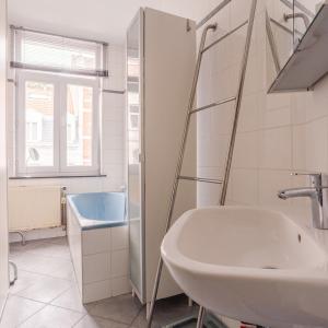 Merjay: maison à rénover 4 chbres - jardin & terrasses
