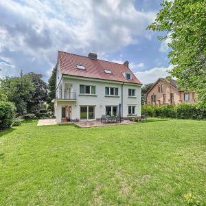 Uccle/Linkebeek : Belle villa rénovée de 4 ch.+ bureau 