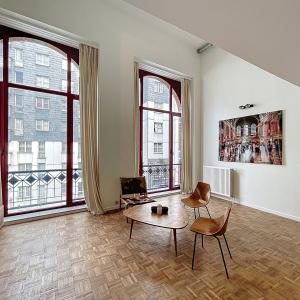 Quartier Européen : Superbe duplex meublé 2 chambres