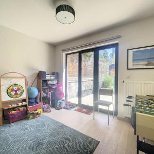 Saint-Job : Magnifique maison 5 chambres + jardin