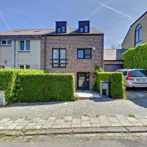 Saint-Job : Magnifique maison 5 chambres + jardin