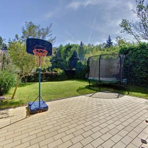 Saint-Job : Magnifique maison 5 chambres + jardin
