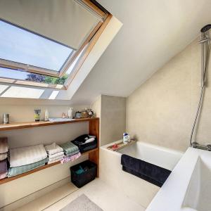 Saint-Job : Magnifique maison 5 chambres + jardin