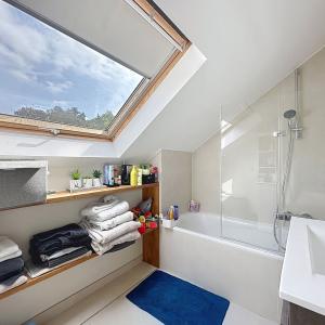 Saint-Job : Magnifique maison 5 chambres + jardin