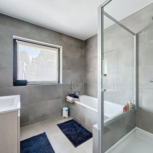 Saint-Job : Magnifique maison 5 chambres + jardin