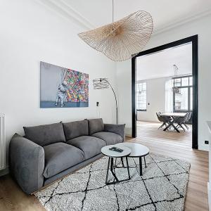 Square Ambiorix : Bel appartement meublé + balcon