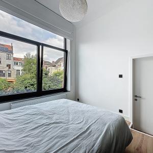 Square Ambiorix : Bel appartement meublé + balcon
