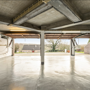 Villa d'exception avec piscine, terrain de tennis + 2 lots 