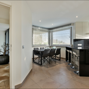 Villa d'exception avec piscine, terrain de tennis + 2 lots 