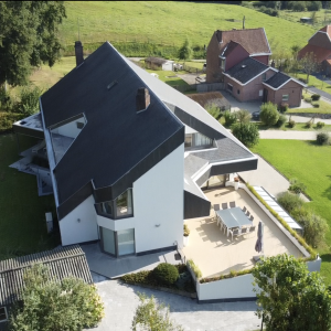 Villa d'exception avec piscine, terrain de tennis + 2 lots 