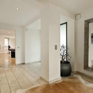 Villa d'exception avec piscine, terrain de tennis + 2 lots 
