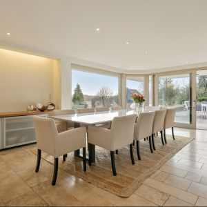 Villa d'exception avec piscine, terrain de tennis + 2 lots 