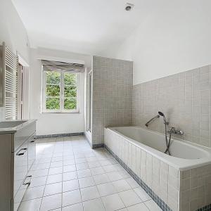 De Fré : Charmante maison 3 façades avec jardin