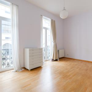 Centre ville/Dansaert  - Appart 1ou 2 chambres + balcon.
