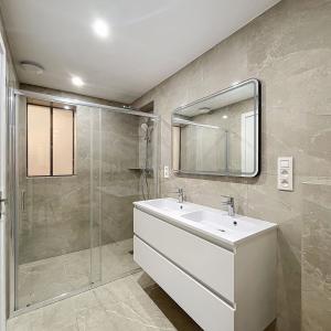 Quartier Européen : Superbe duplex 1 ch. + bureau + terrasse