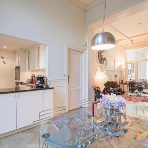 Lepoutre: Magnifique duplex rez-de-chaussée avec jardin 