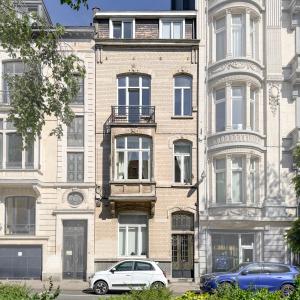 Lepoutre: Magnifique duplex rez-de-chaussée avec jardin 