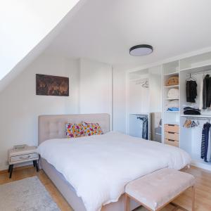 Chatelain : penthouse 2 chambres + terrasse