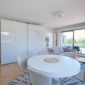 Chatelain : penthouse 2 chambres + terrasse