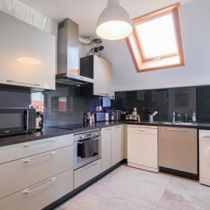 Chatelain : penthouse 2 chambres + terrasse