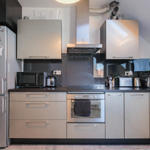 Chatelain : penthouse 2 chambres + terrasse