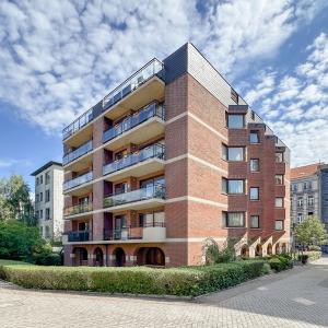 Chatelain : penthouse 2 chambres + terrasse