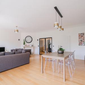 Coghen : appartement 3 chambres + balcons