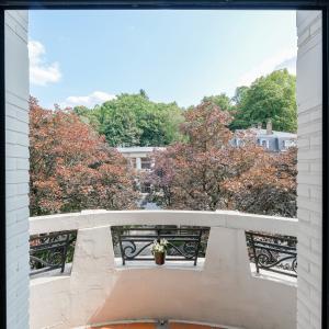 Parc Duden: Bel immeuble de rapport 3 unités + 2 garages