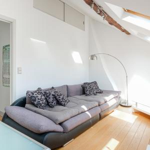 Quartier EU: maison rénovée + duplex + jardin et garage