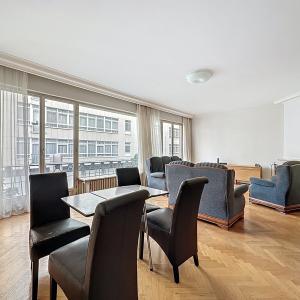 Churchill/Cavell : Superbe appartement 3 chambres + terrasse