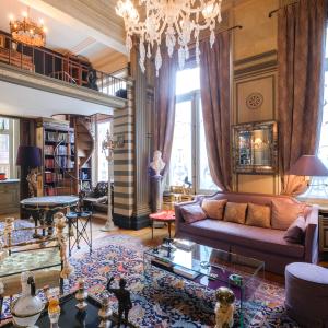 Chatelain : rdc 2 chambres + bureau + cour
