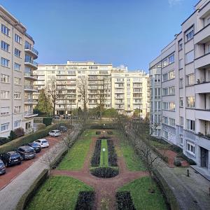 Churchill/BDC : Appartement meublé 3 chambres + terrasses