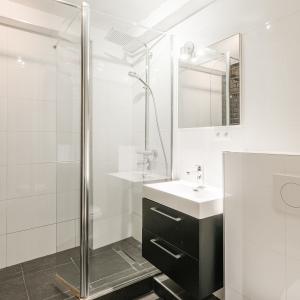 Molière, lumineux appartement rénové, 3 chambres et terrasse