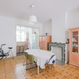 Parc Duden: Bel immeuble de rapport 3 unités + 2 garages