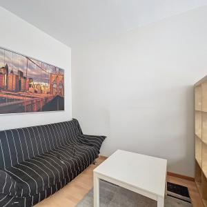 Chatelain/ Place Stéphanie: Joli studio meublé