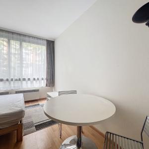 Chatelain/ Place Stéphanie: Joli studio meublé