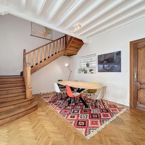 Guy d'Arezzo : Jolie maison + grande terrasse + parking