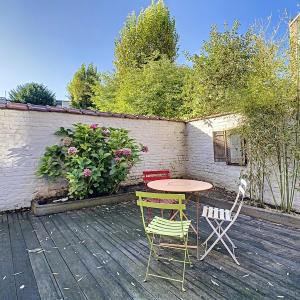 Guy d'Arezzo : Jolie maison + grande terrasse + parking