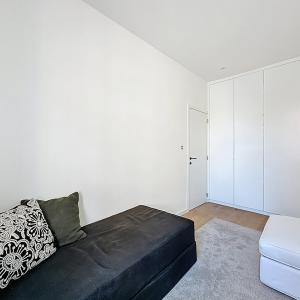Pl. Brugmann/Churchill : Superbe appartement neuf et meublé