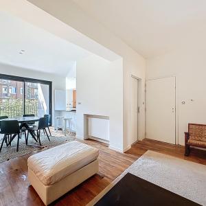 Pl. Brugmann/Churchill : Superbe appartement neuf et meublé