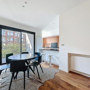 Pl. Brugmann/Churchill : Superbe appartement neuf et meublé