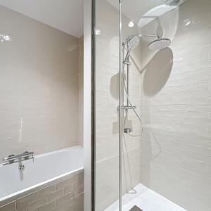 Pl. Brugmann/Churchill : Superbe appartement neuf et meublé