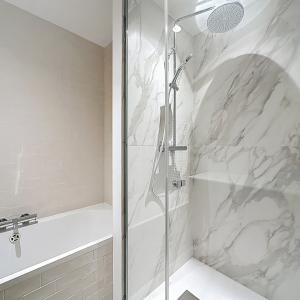 Pl. Brugmann/Churchill : Superbe appartement neuf + terrasse