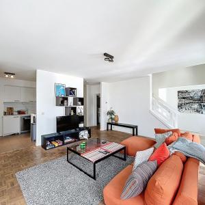 Quartier Européen : Duplex meublé 3 chambres avec terrasse