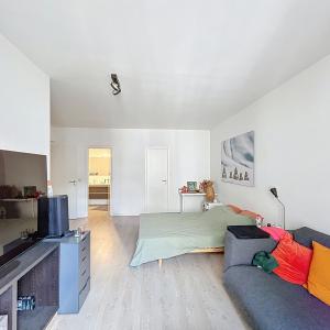 Quartier Européen : Duplex meublé 3 chambres avec terrasse