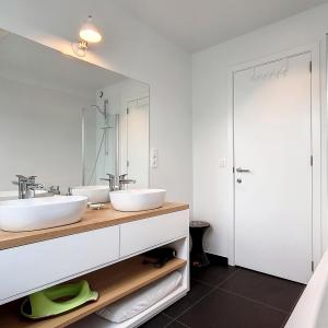 Général Jacques : Appartement 2 chambres meublé + terrasse 