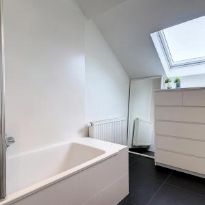 Général Jacques : Appartement 2 chambres meublé + terrasse 