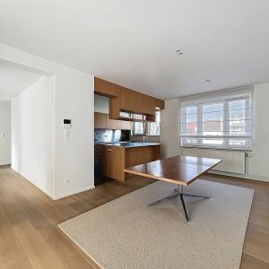 Cavell/Churchill : Bel appartement 2 chambres + balcon