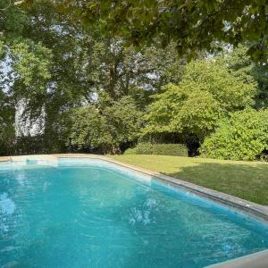 Kersbeek : Maison 5 chambres + jardin + piscine à rénover